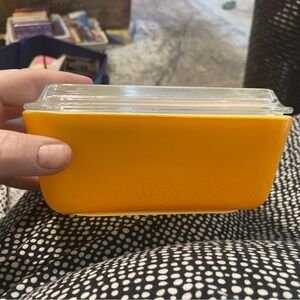 Pyrex Bright Yellow Rectangular Glass Storage Dish with Clear Lid